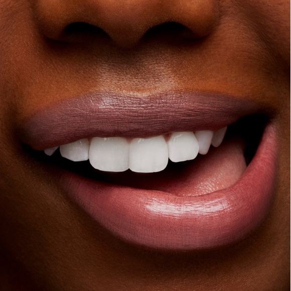 MAC Love Me Lipstick Laissez-Faire π - Picture 15 of 16